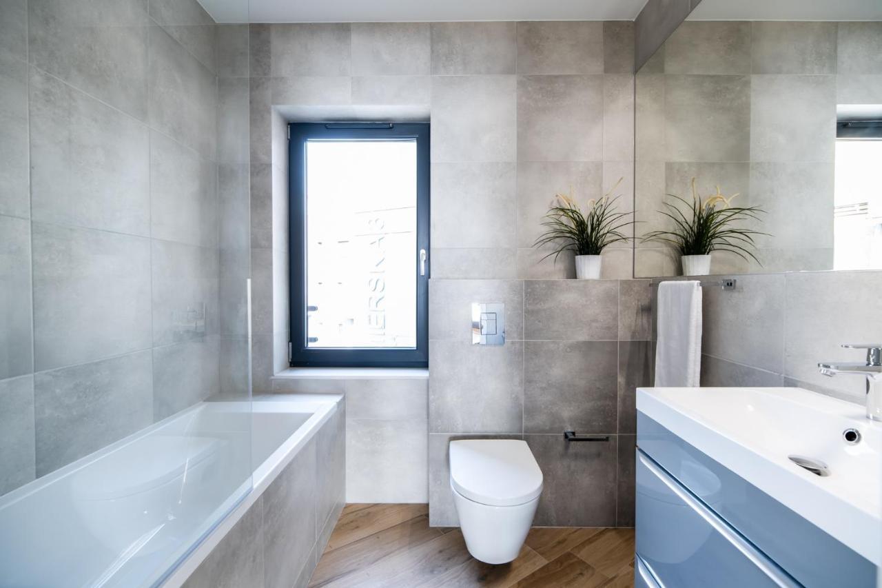 Square Apartment